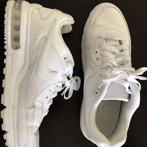 2010 men’s Nike Air Max